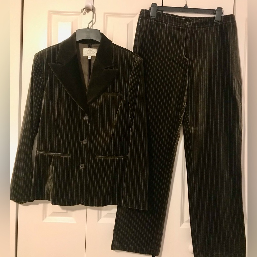 Giorgio Armani Set, Dark Brown with Silver fine lines, Size 12.